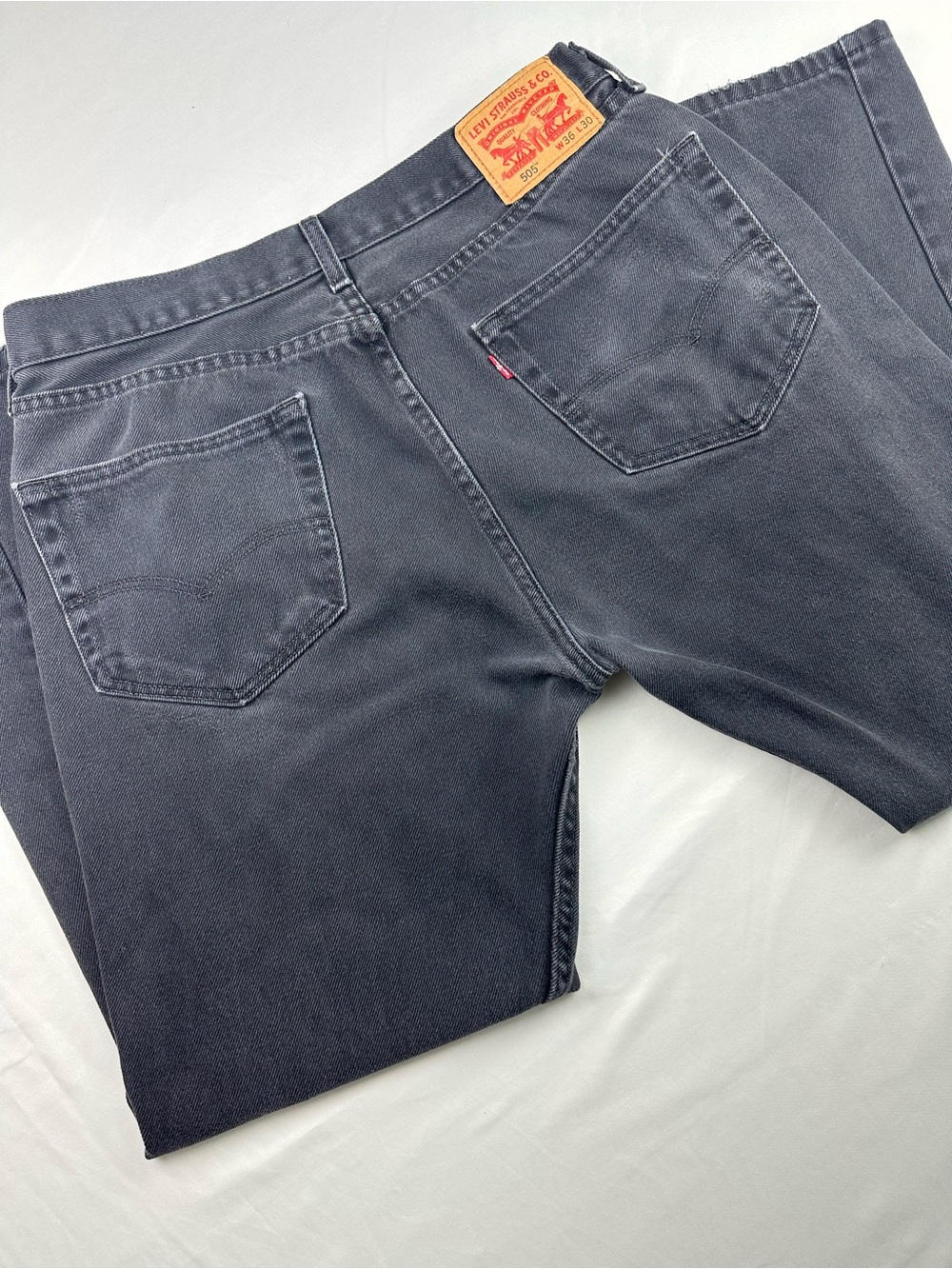 Levi’s 505 Men’s Straight Leg Faded Black Denim Jeans Vintage Classic Grunge - Picture 2 of 14